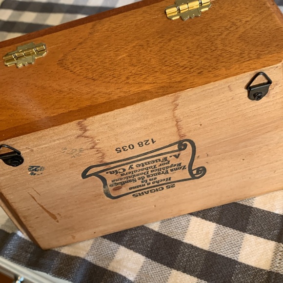 A. Fuente Cigar Box Clock - Picture 5 of 6